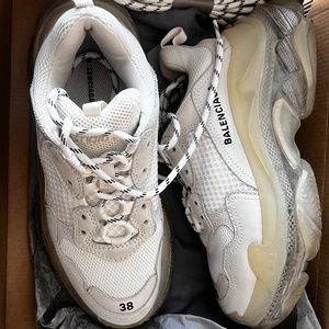 Balenciaga triple S size 38